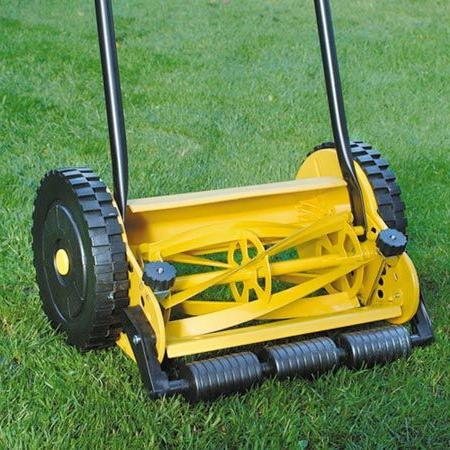 The best mechanical lawn mowers: reviews