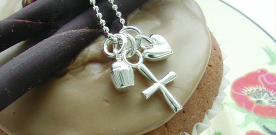 Gifts for christening girls: what to choose?