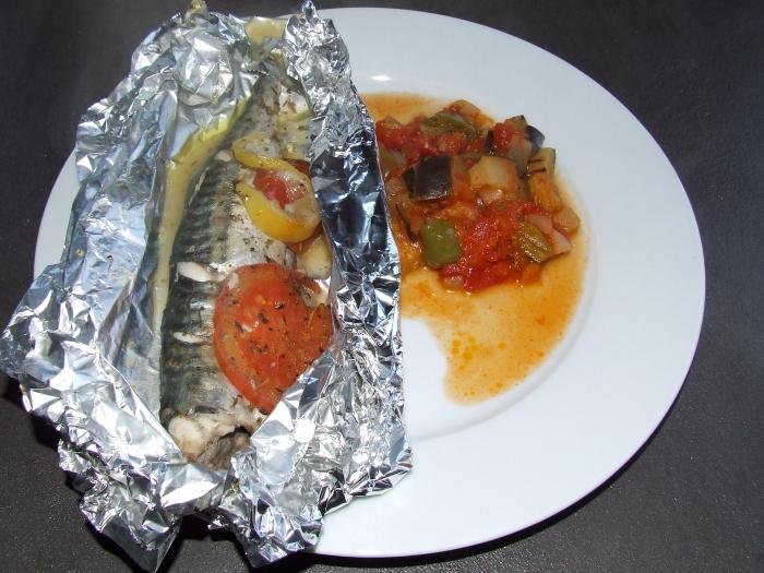 How to properly bake a mackerel in an oven in foil