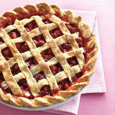 How to cook a rhubarb pie: tips and recipes