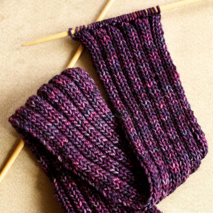 How to knit a scarf for yourself and your man