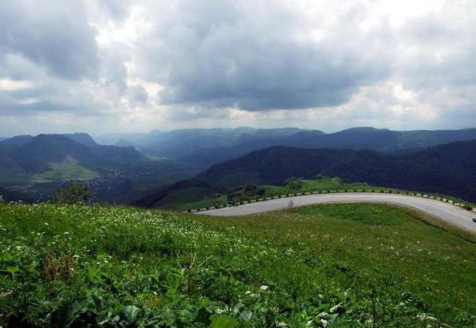 Gumbashi Pass, Karachay-Cherkessia: description, excursions