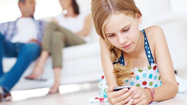 How to choose a cell phone for a child?